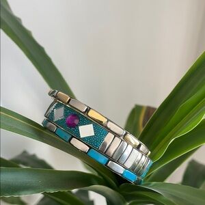 Unbranded fashion bracelet Silver and Gold Bracelet with Purple Accent Gem New